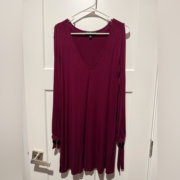 Lulus Dresses & Skirts - Lulu's Deep Wine V-Neck Long Sleeve Dress